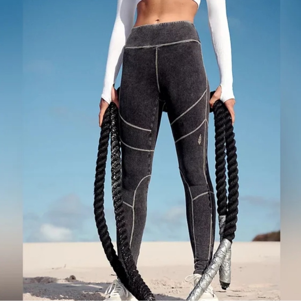 FREE PEOPLE FP Movement New Flow Leggings Pants Gray Black Mineral Acid Wash XS